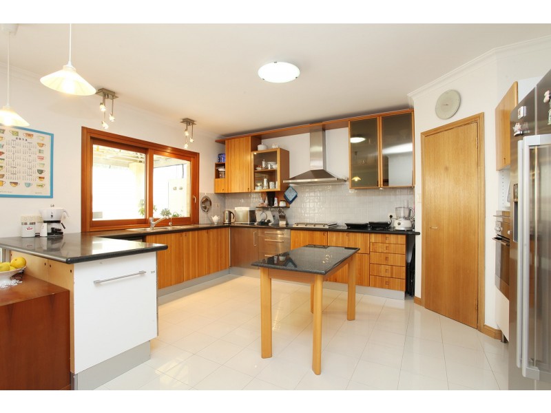 12 Avalon Rise, Carine WA 6020