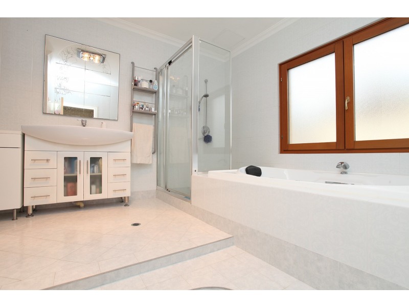 12 Avalon Rise, Carine WA 6020