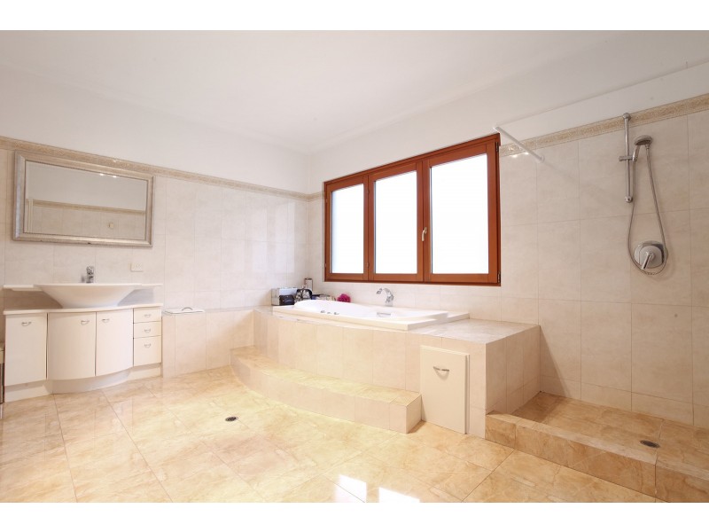 12 Avalon Rise, Carine WA 6020