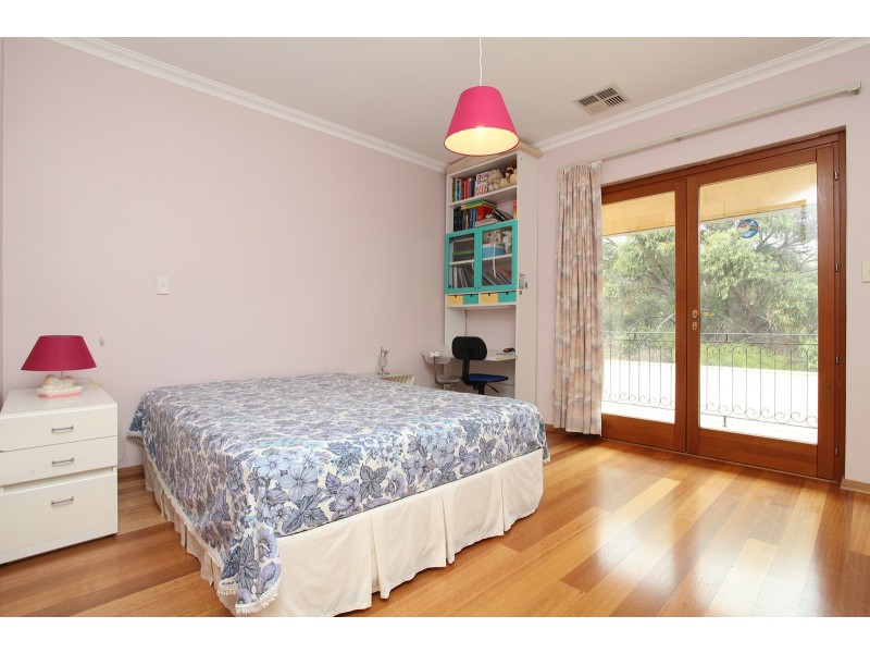 12 Avalon Rise, Carine WA 6020