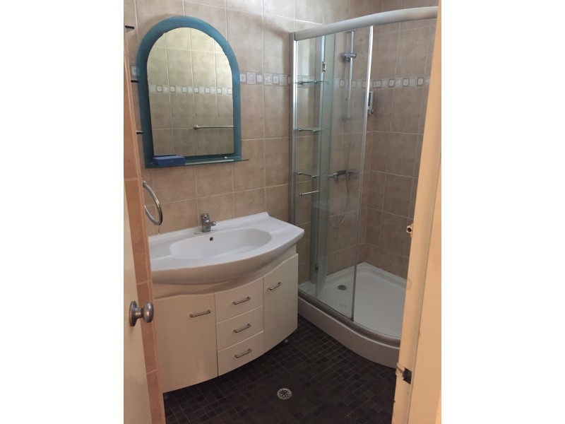 8 Robertson St, Hazelmere WA 6055