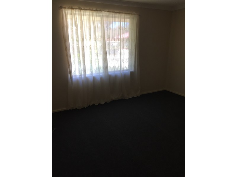 8 Robertson St, Hazelmere WA 6055