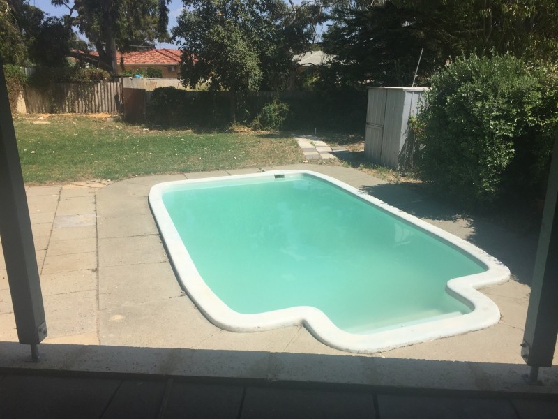 8 Robertson St, Hazelmere WA 6055