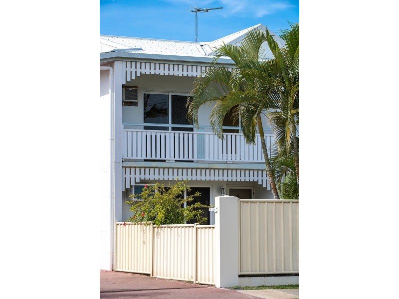 9/6-10 Palm Street, Holloways Beach QLD 4878