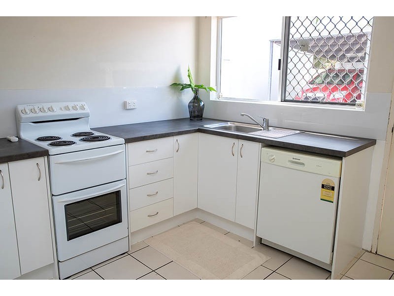 9/6-10 Palm Street, Holloways Beach QLD 4878