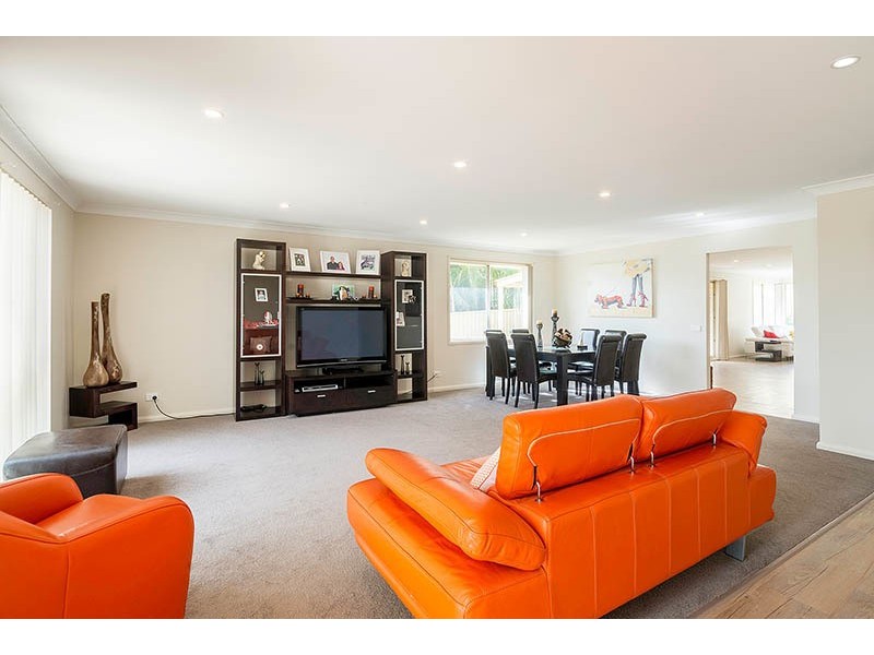 2 Lupin Close, Woongarrah NSW 2259