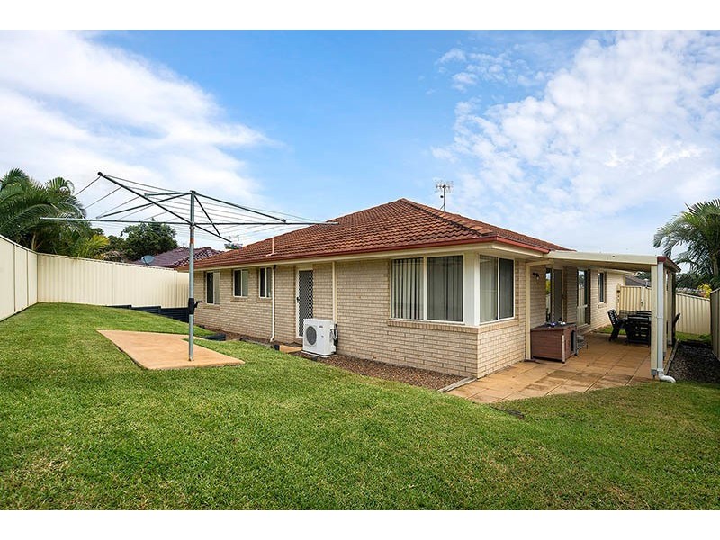 2 Lupin Close, Woongarrah NSW 2259