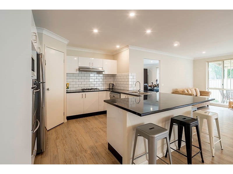 2 Lupin Close, Woongarrah NSW 2259