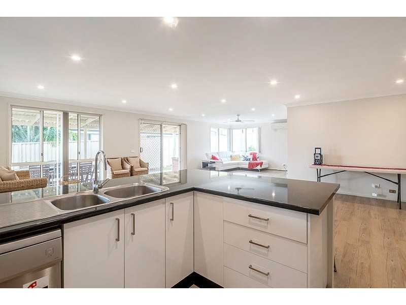 2 Lupin Close, Woongarrah NSW 2259