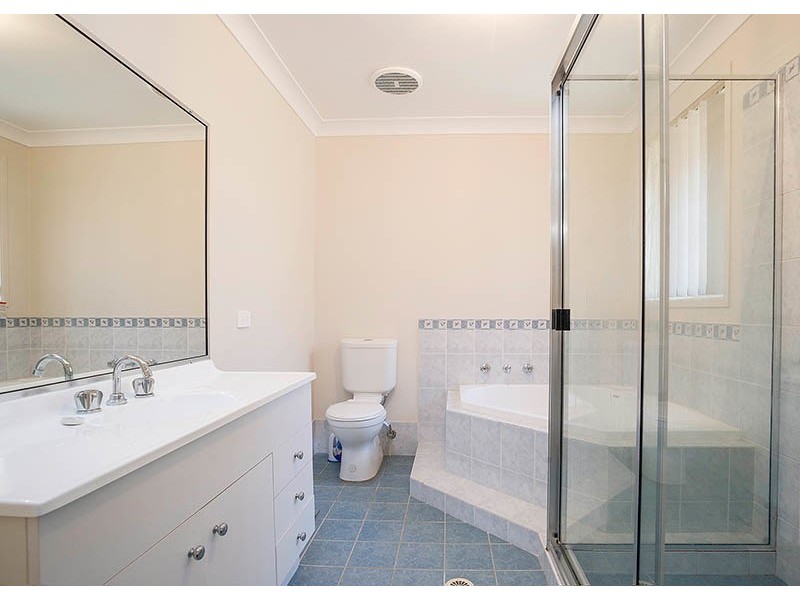 2 Lupin Close, Woongarrah NSW 2259
