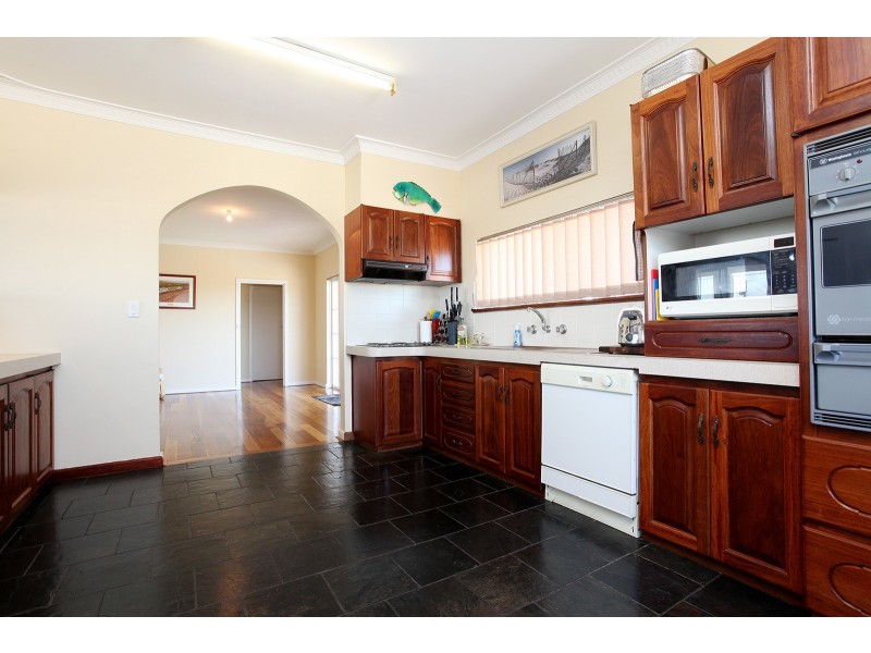 9 Dunstan Street, South Bunbury WA 6230