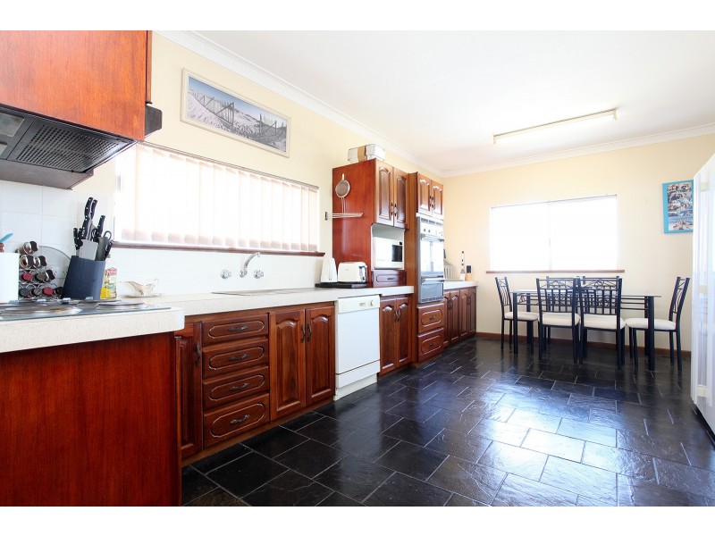 9 Dunstan Street, South Bunbury WA 6230