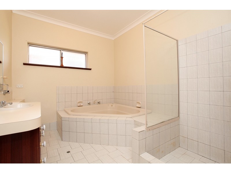 9 Dunstan Street, South Bunbury WA 6230