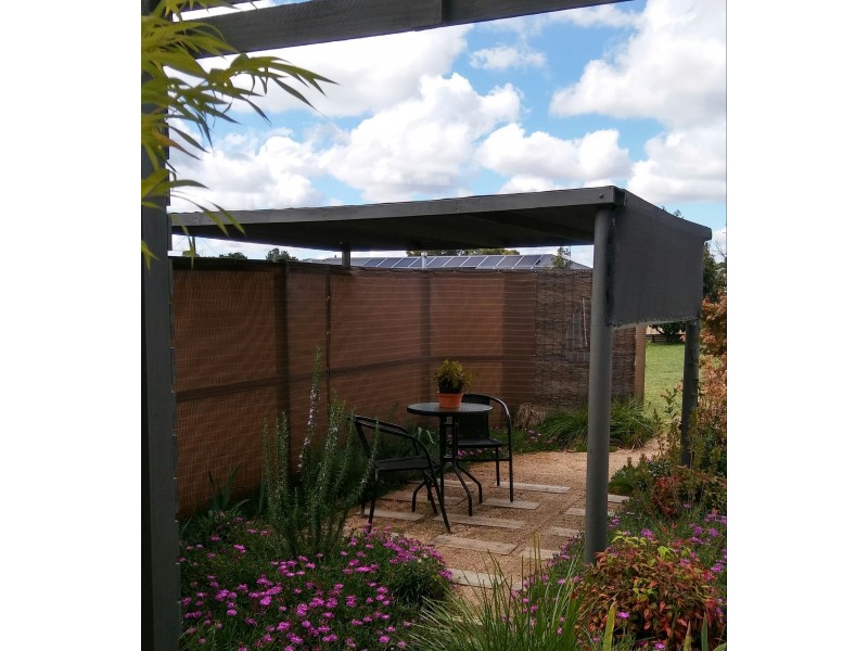 4 Depot Road, Uralla NSW 2358