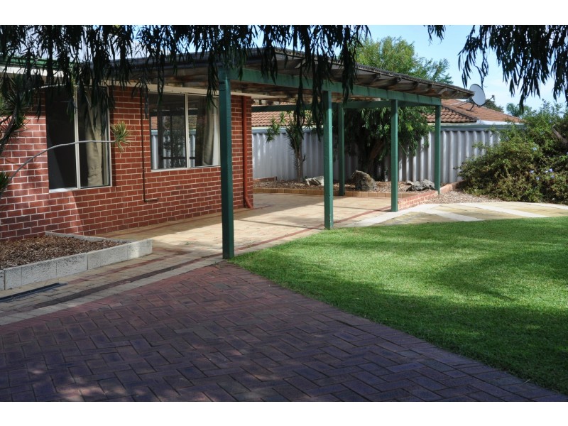 8 Munday Road, High Wycombe WA 6057