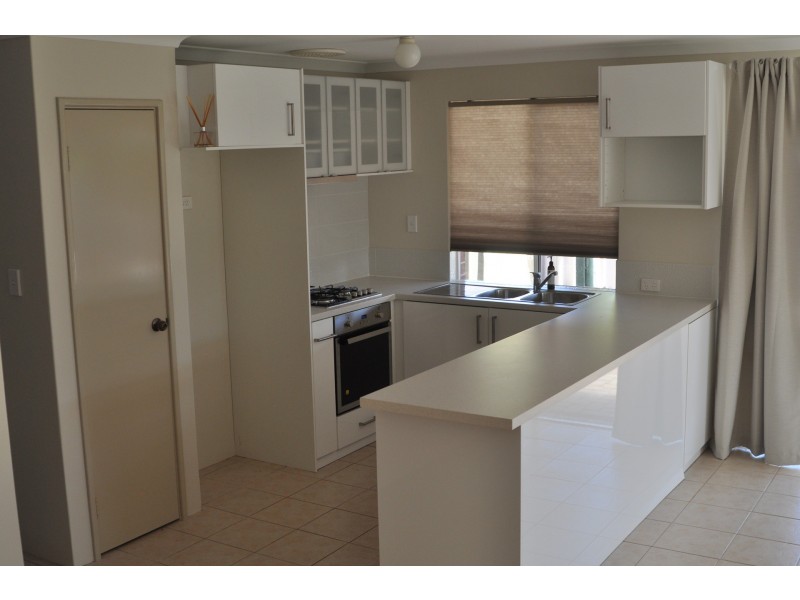 8 Munday Road, High Wycombe WA 6057