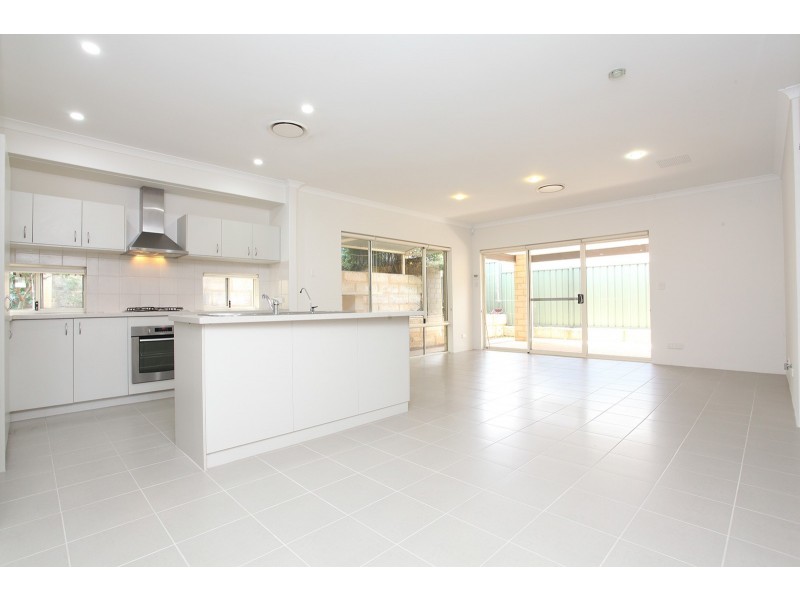 8/98 Canning Road, Kalamunda WA 6076