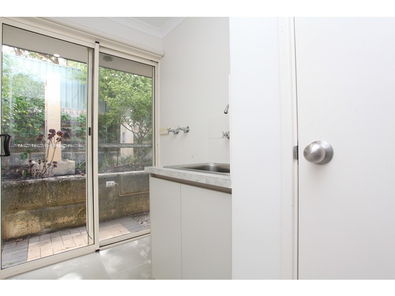 8/98 Canning Road, Kalamunda WA 6076