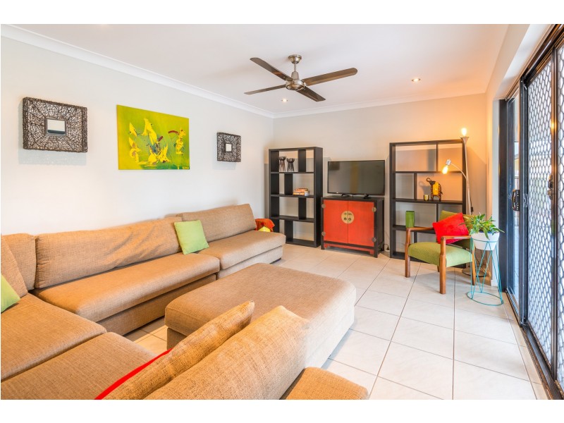 6 Picnic Street, White Rock QLD 4868