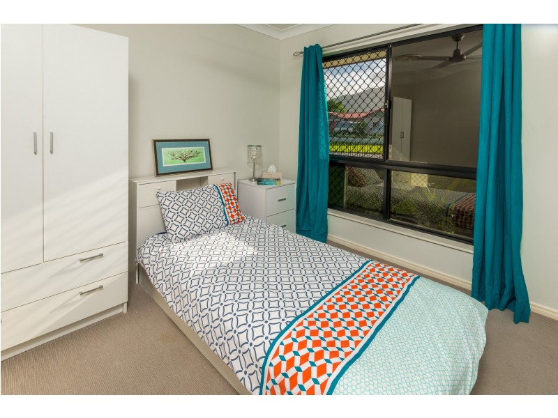 6 Picnic Street, White Rock QLD 4868