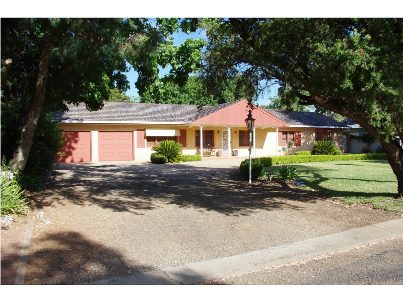 24 Crown Street, Dubbo NSW 2830