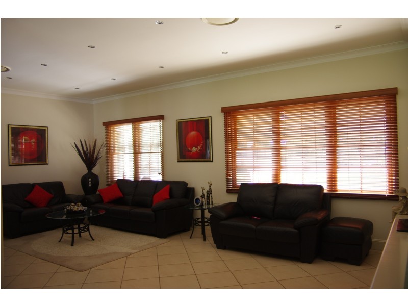 24 Crown Street, Dubbo NSW 2830