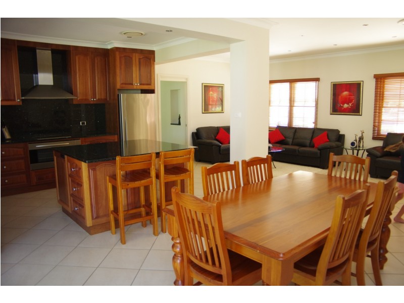 24 Crown Street, Dubbo NSW 2830