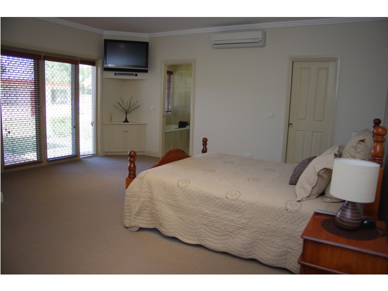 24 Crown Street, Dubbo NSW 2830