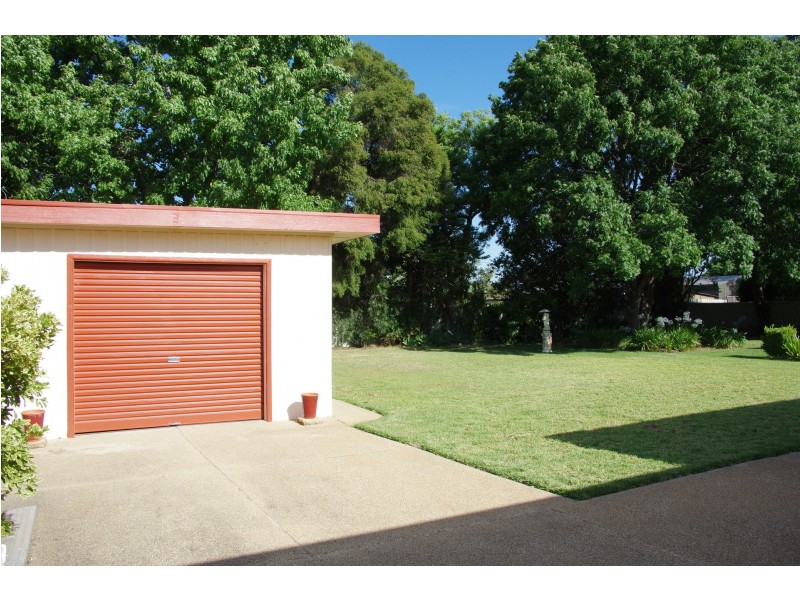 24 Crown Street, Dubbo NSW 2830