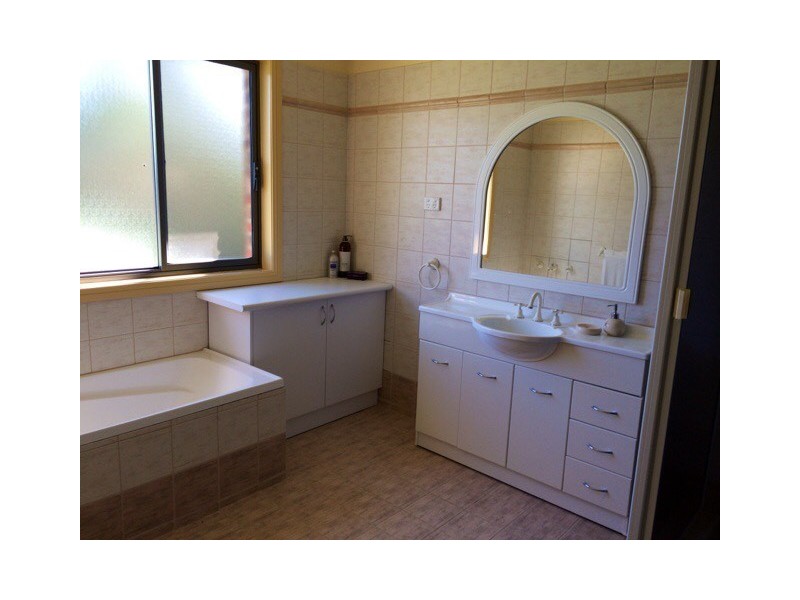 16 Coogee Street, Tuross Head NSW 2537