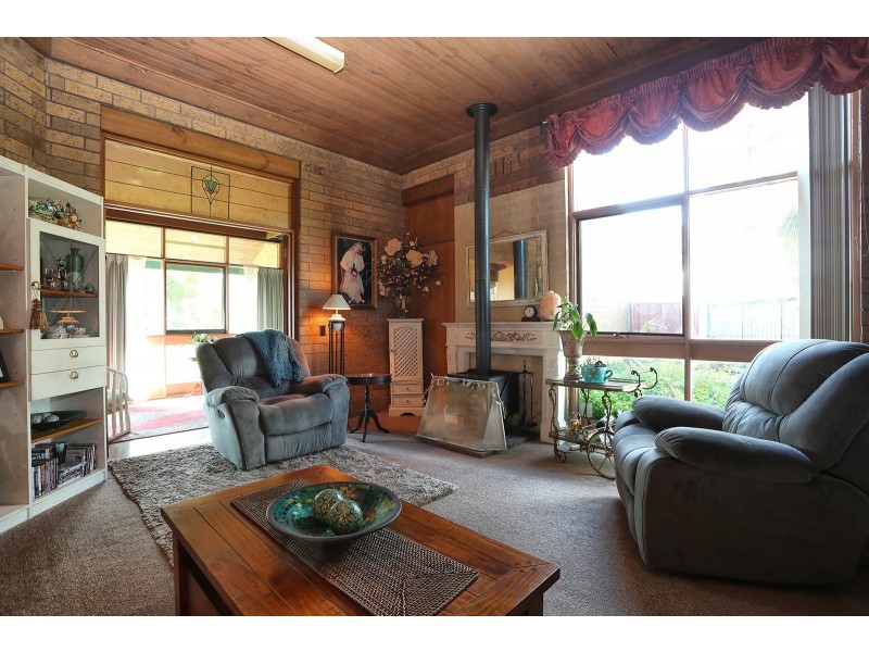 1 Rosebery Street, Lang Lang East VIC 3984