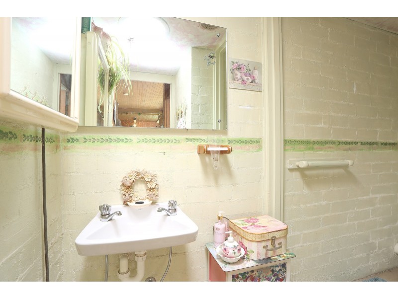 1 Rosebery Street, Lang Lang East VIC 3984