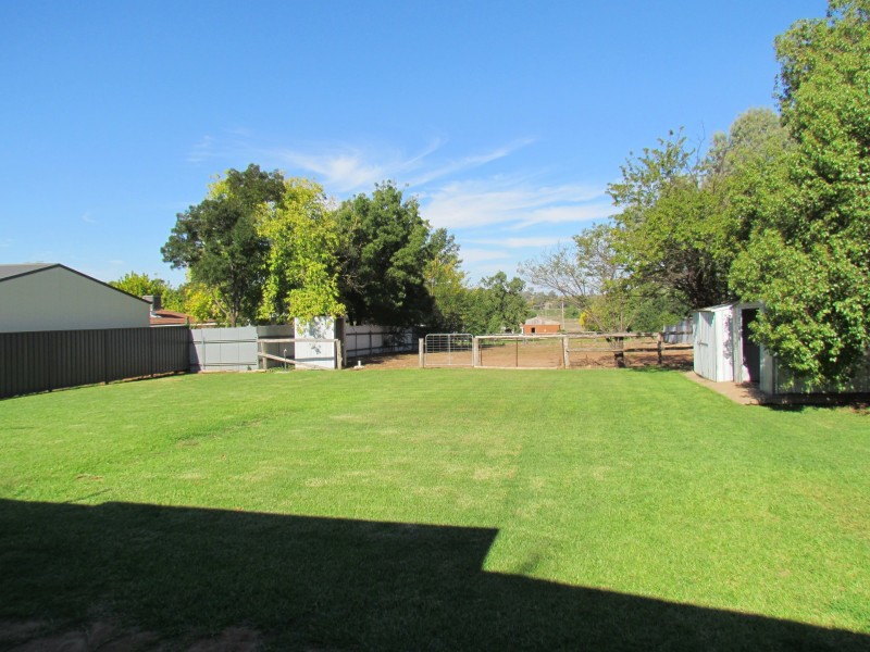 15 Chambers Street, Geurie NSW 2831