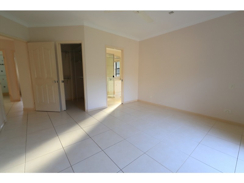 2 Saint Albans Close, Brinsmead QLD 4870
