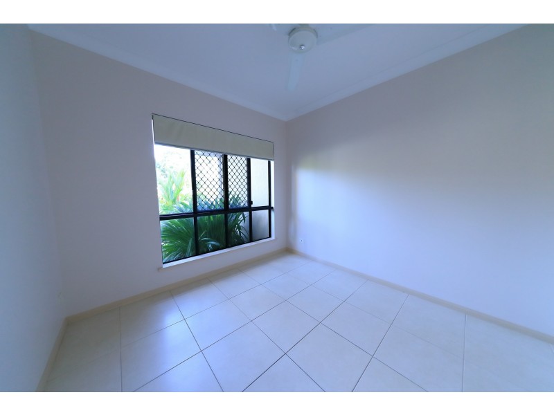 2 Saint Albans Close, Brinsmead QLD 4870