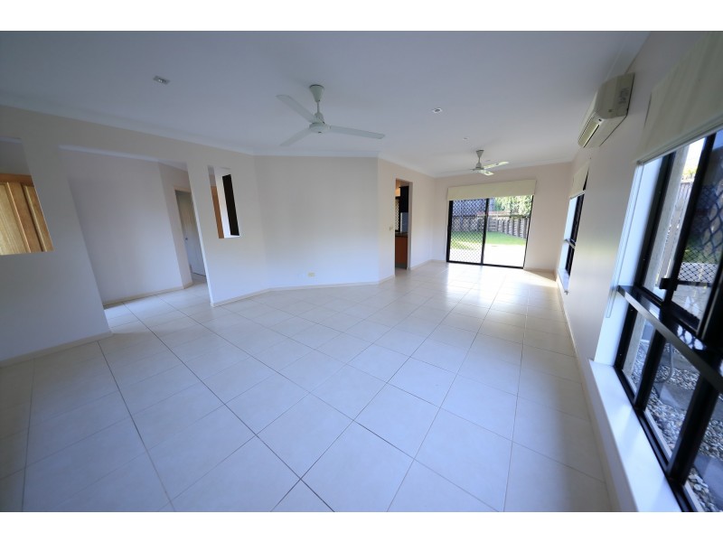 2 Saint Albans Close, Brinsmead QLD 4870