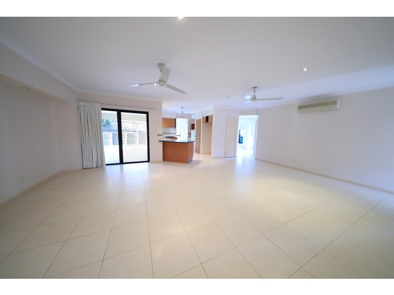 2 Saint Albans Close, Brinsmead QLD 4870