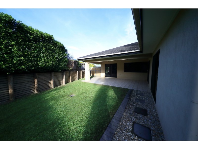 2 Saint Albans Close, Brinsmead QLD 4870