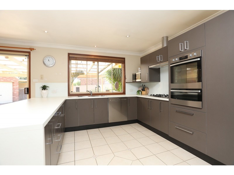 9 Moss Place, St Helens Park NSW 2560