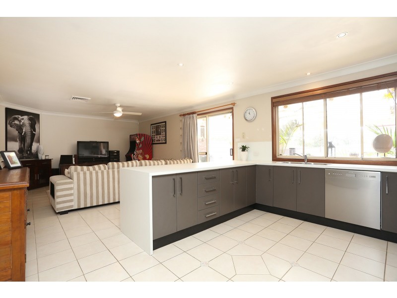 9 Moss Place, St Helens Park NSW 2560