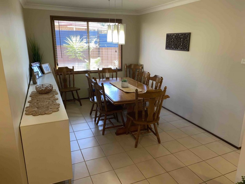 9 Moss Place, St Helens Park NSW 2560