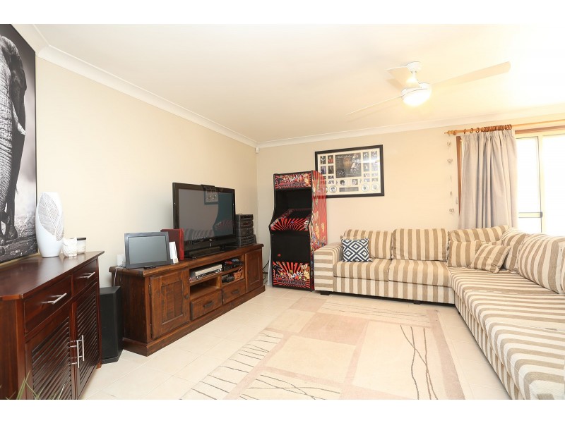 9 Moss Place, St Helens Park NSW 2560