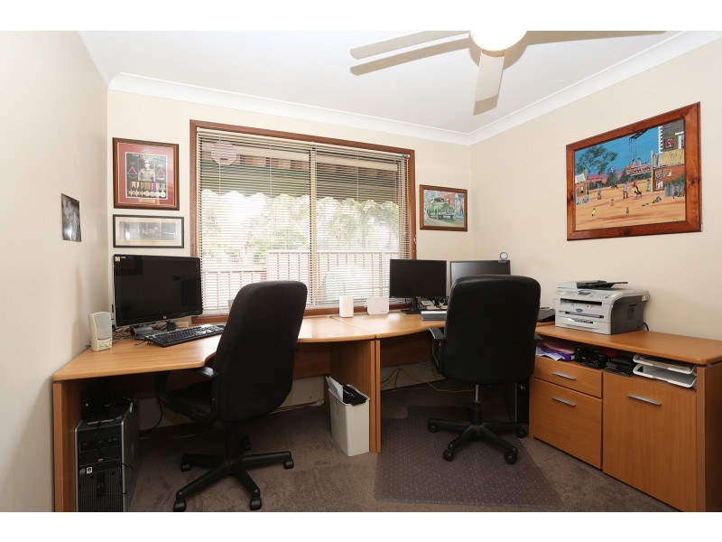 9 Moss Place, St Helens Park NSW 2560