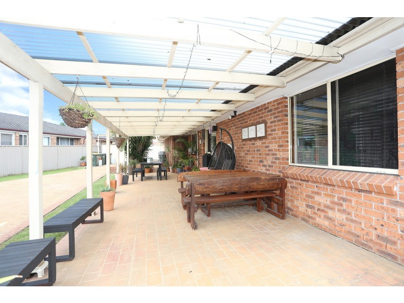 9 Moss Place, St Helens Park NSW 2560
