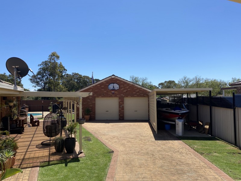 9 Moss Place, St Helens Park NSW 2560