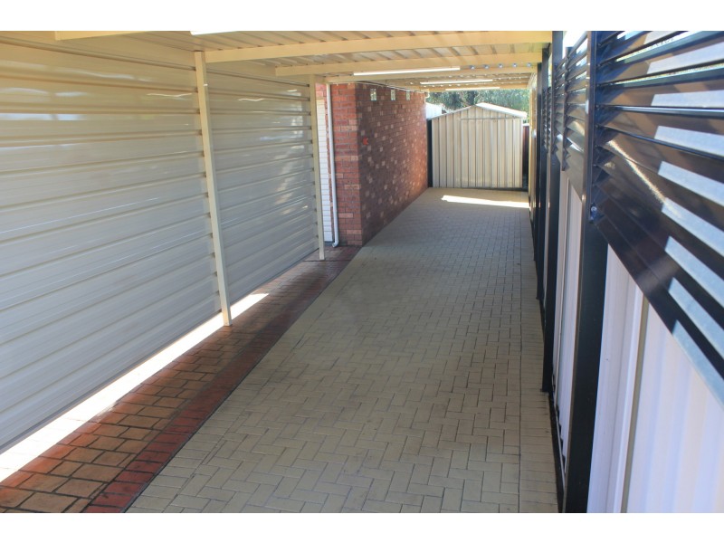 9 Moss Place, St Helens Park NSW 2560