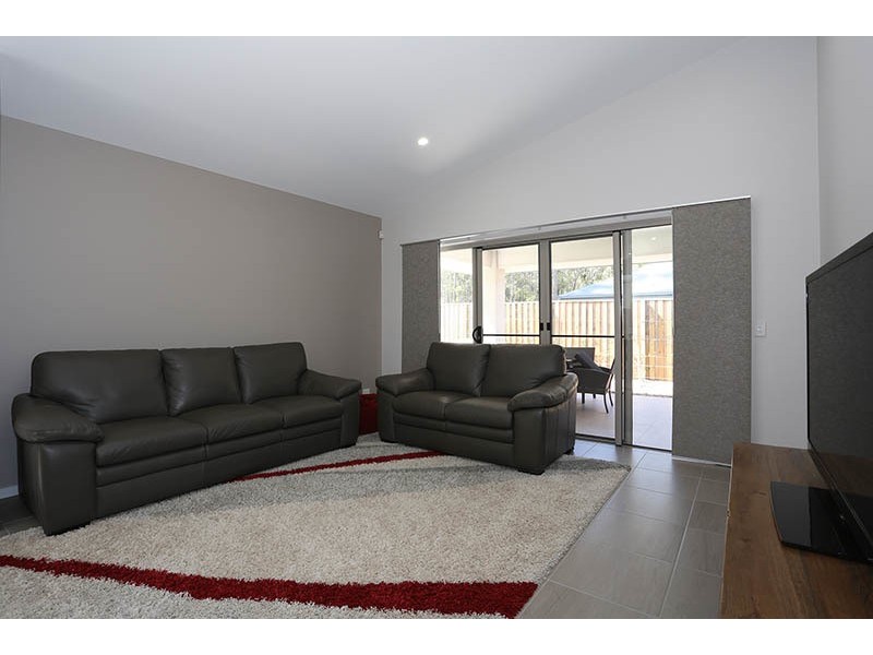 7 Rundle Avenue, Pimpama QLD 4209