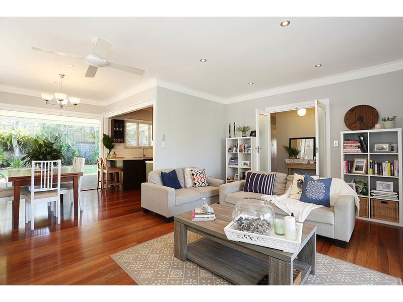 3 David Road, Holland Park QLD 4121