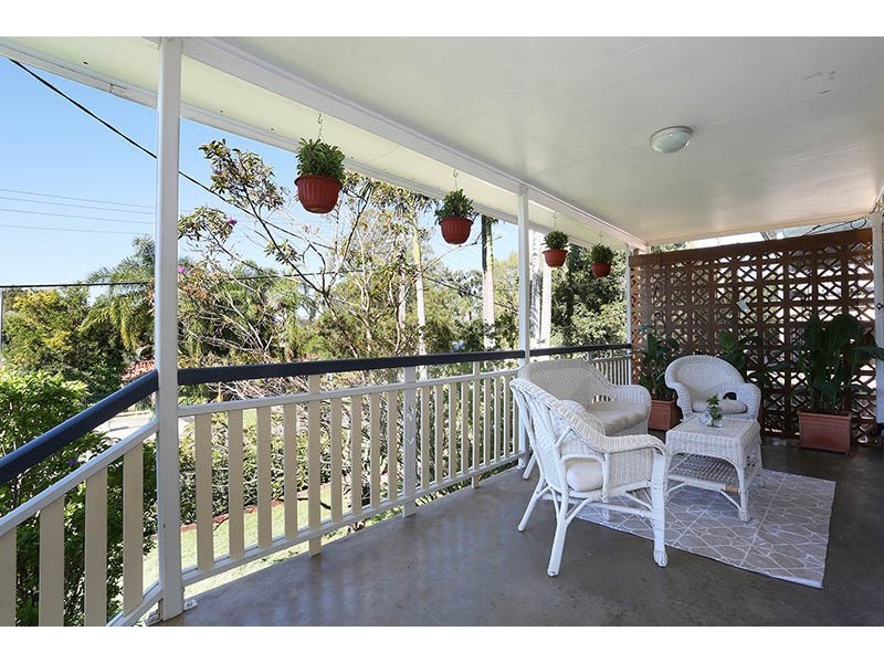 3 David Road, Holland Park QLD 4121