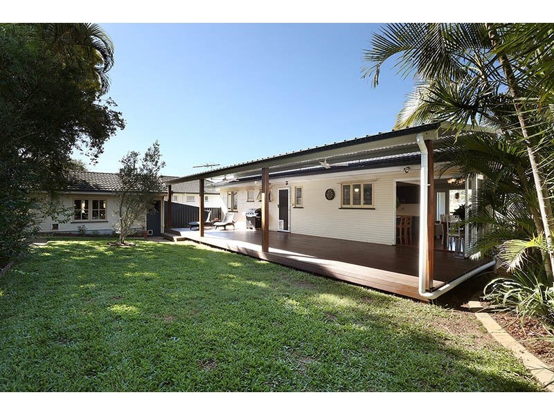 3 David Road, Holland Park QLD 4121